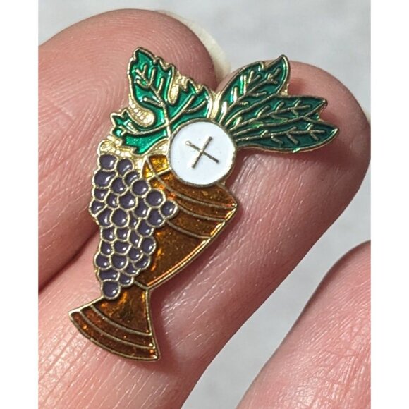 First Communion Gold Tone Enamel Filled Lapel Pin - Picture 3 of 4